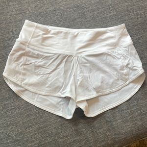 Like new white speed up 2.5” shorts